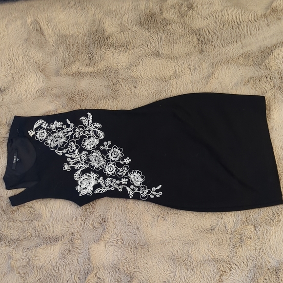 Guess dress - Picture 1 of 5